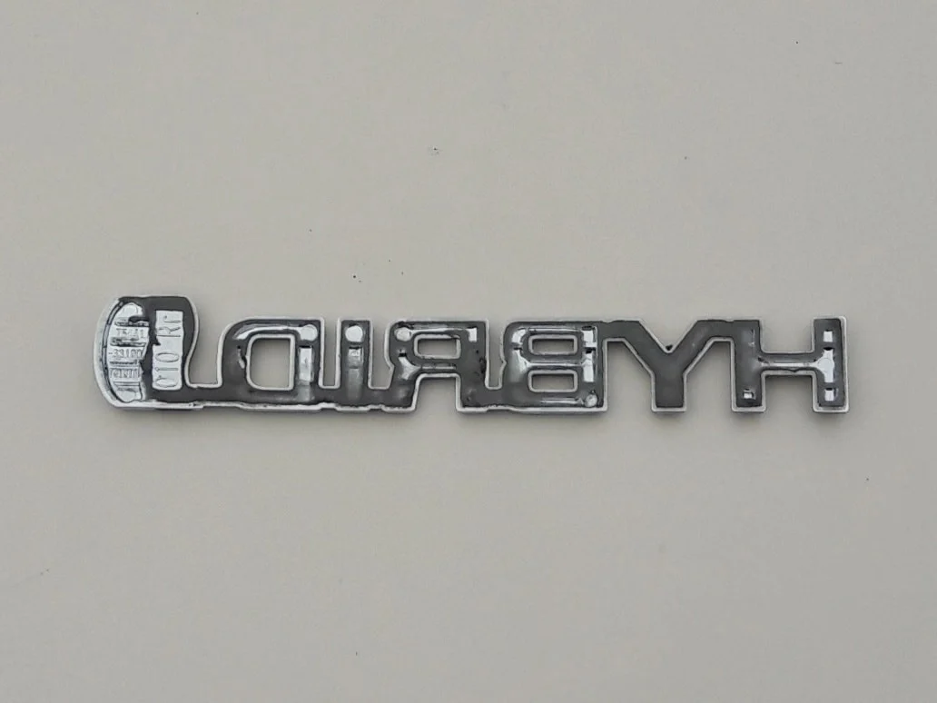 camry-viii-xv70-hybrid-emblemat-klapy-tyl-17-a75441-33190-ed-car.pl