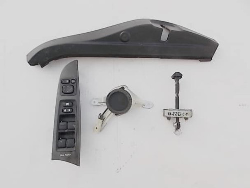 lexus-is-ii-e2-glosnik-drzwi-lewy-przod-05-13-brak-numeru-ed-car.pl-6253911