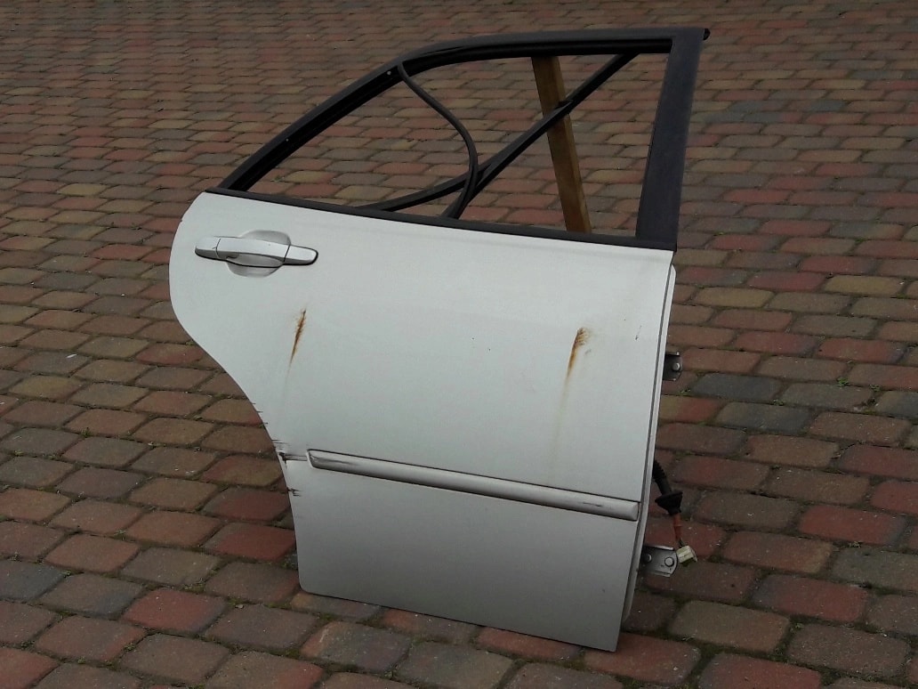 lexus-is200-is300-sedan-drzwi-listwa-prawy-tyl-98-67003-53011-ed-car.pl-4862574