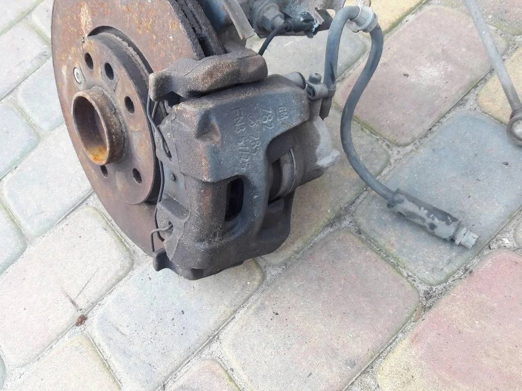 saab-9-3-93-ii-1-9-zacisk-hamulcowy-prawy-przod-brak-informacji-ed-car.pl-4890182