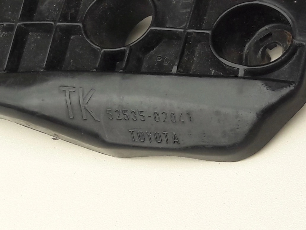 auris-i-i-lift-slizg-zderzaka-prawy-przod-06-13-a52535-02040-a52535-02041-ed-car.pl