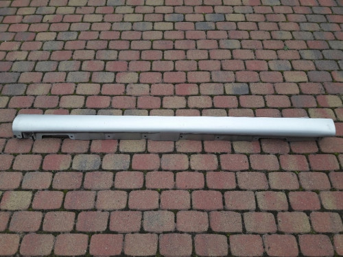 avensis-ii-t25-listwa-progowa-lewy-prog-02-09-a75852-05010-ed-car.pl