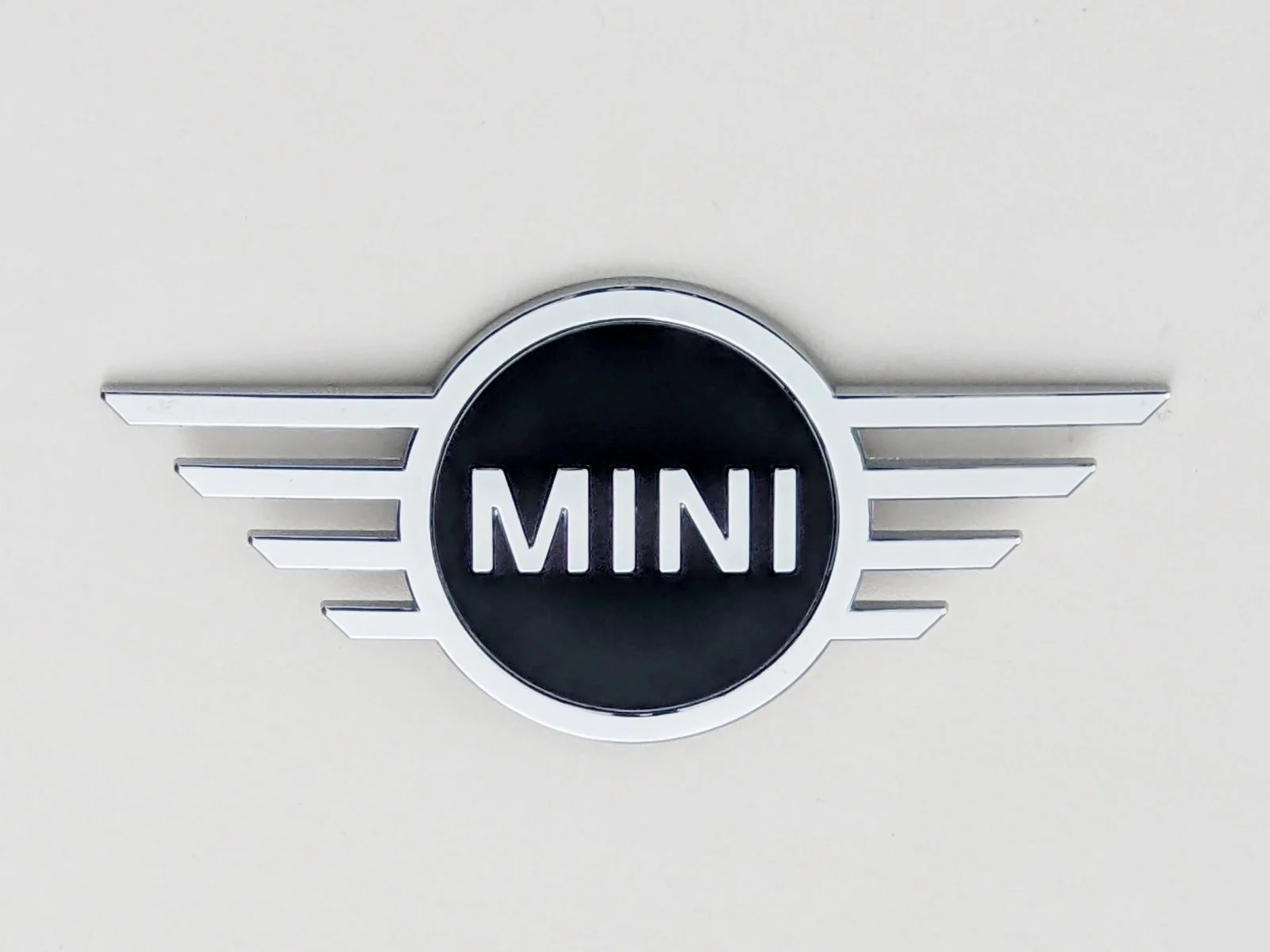 mini-countryman-ii-f60-lift-emblemat-maski-przod-51-14-7-481-907-7481907-ed-car.pl-6280998