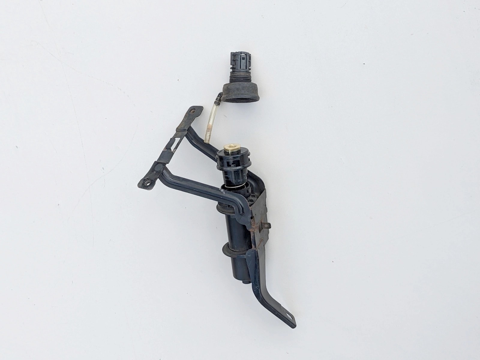 lexus-ls-f3-ls430-prawy-spryskiwacz-lampy-00-03-85207-50010-ed-car.pl-6375600