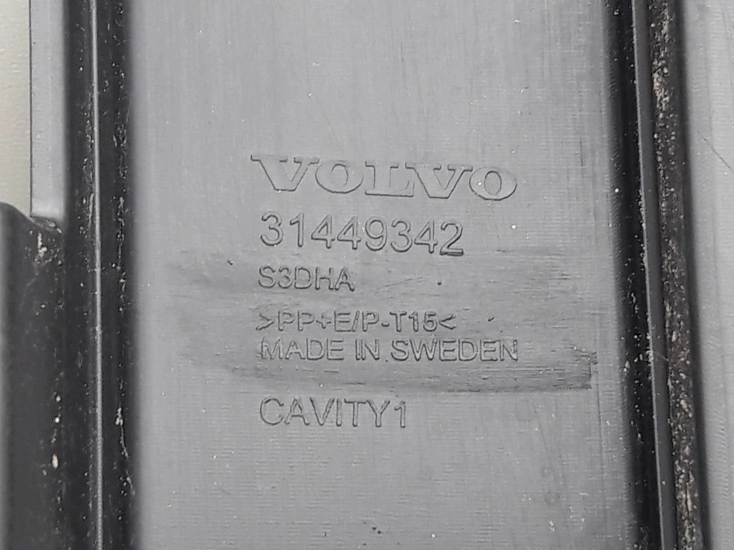 volvo-xc40-kratka-zderzaka-przod-przednia-17-21-31449342-s3dha-ed-car.pl