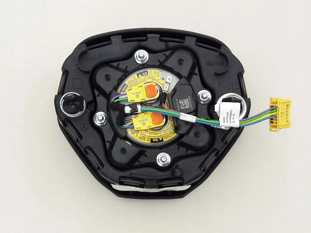 infiniti-q30-qx30-airbag-poduszka-kierowcy-15-0589-p1-000248-306998410-ed-car.pl-5019778