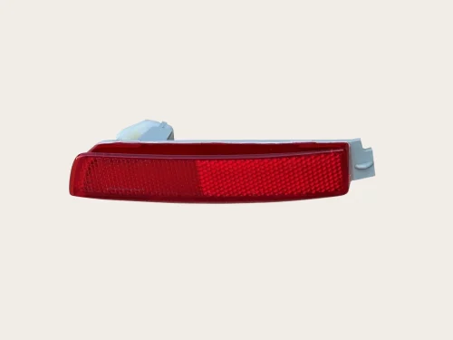 nissan-juke-i-f15-nismo-odblask-zderzaka-prawy-tyl-26560-5c000-250-52461r-ed-car.pl-6660430