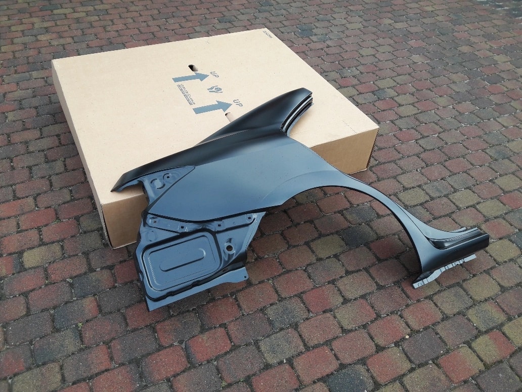 corolla-e16-e18-blotnik-poszycie-blotnika-prawy-tyl-61601-02390-ed-car.pl-6688996