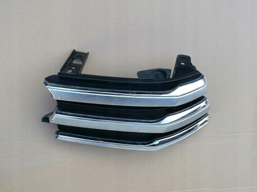 toyota-hilux-viii-atrapa-grill-listwa-chrom-przod-53100-0ka70-53126-0k080-53124-0k100-ed-car.pl-4858855