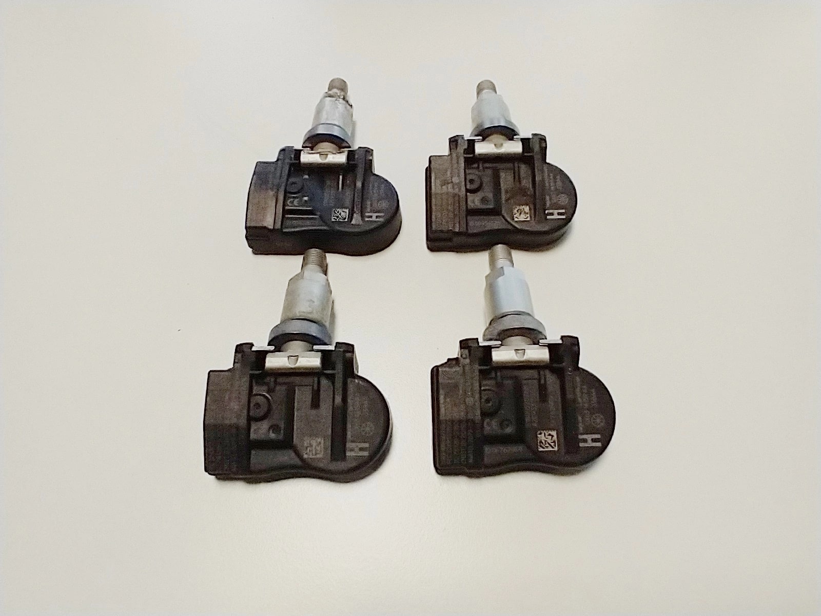 land-rover-jaguar-czujnik-cisnienia-powietrza-w-kole-gx631a159aa-ed-car.pl-6740883