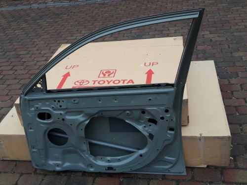 toyota-avensis-i-t22-drzwi-prawy-przod-97-00-67001-05030-ed-car.pl-5826012