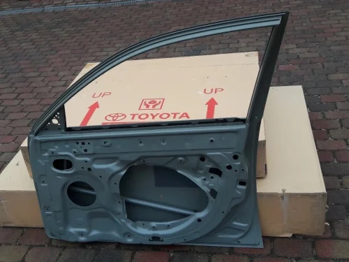 toyota-avensis-i-t22-drzwi-prawy-przod-97-00-67001-05030-ed-car.pl-5826012
