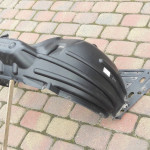 Space Star II Mirage nadkole pod błotnik prawy przód 13-