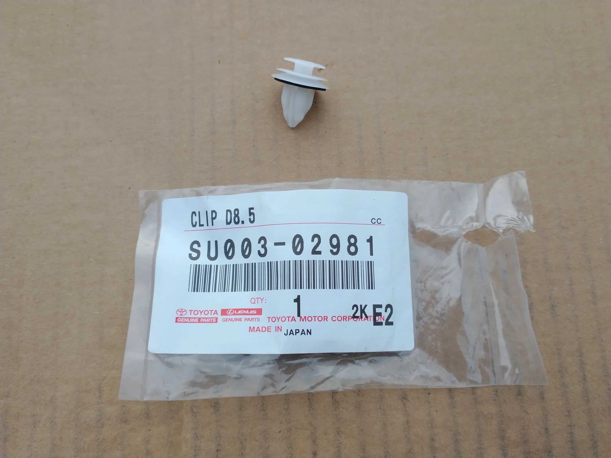 toyota-gt86-klips-zapinka-tapicerki-drzwi-przod-12-21-su003-02981-ed-car.pl-6761605