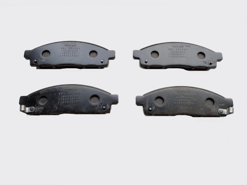 mitsubishi-l200-klocki-hamulcowe-przod-05-15-4605a623-ed-car.pl-6780335