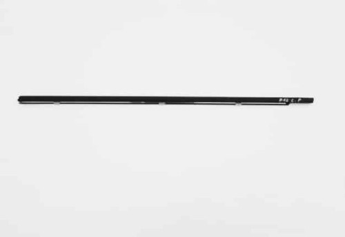 nissan-primera-p12-listwa-zgarniajaca-lewy-przod-02-ed-car.pl-4887518