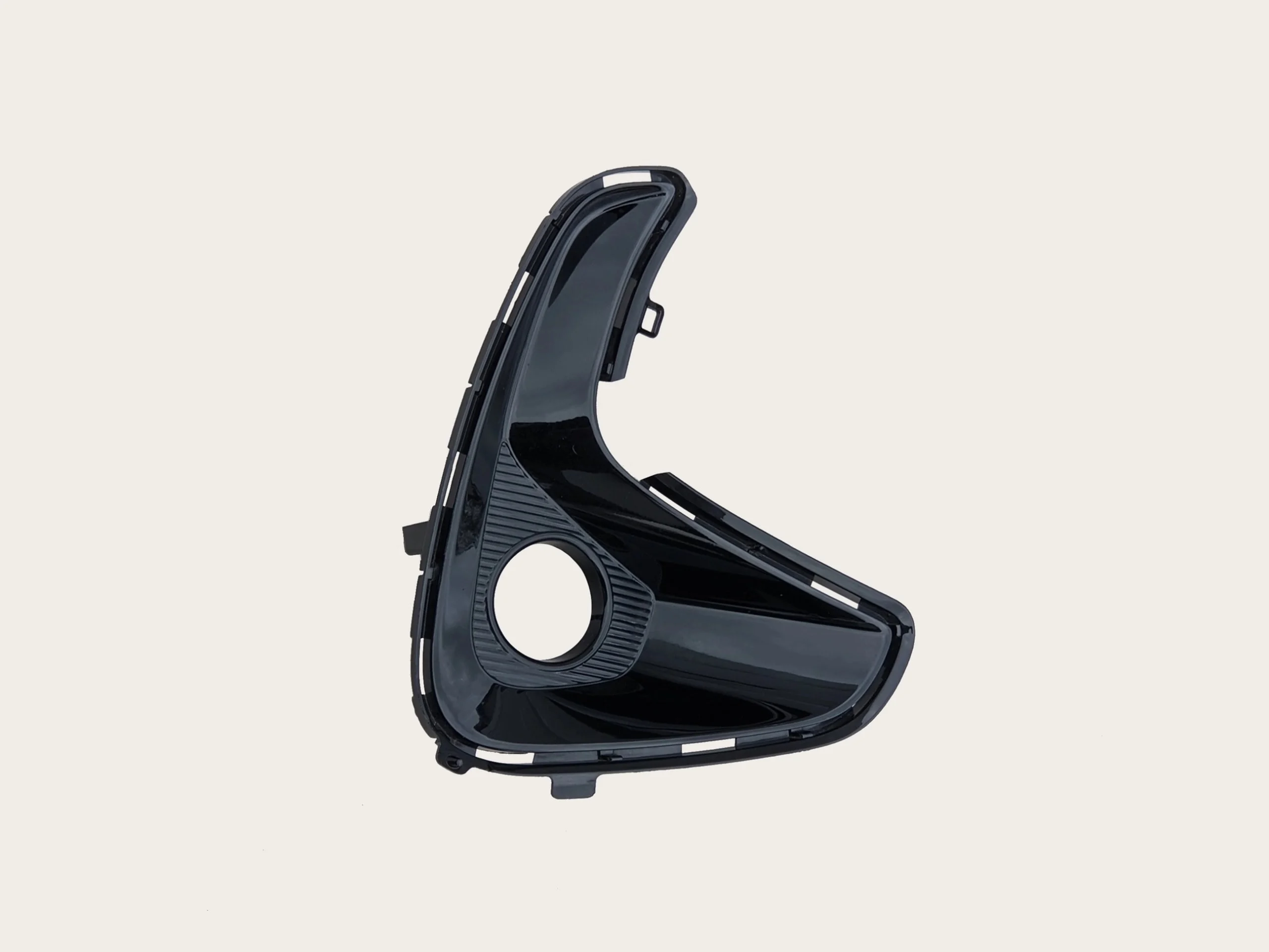toyota-yaris-iv-ramka-kratka-halogenu-prawy-przod-20-22-52112-k0150-ed-car.pl-6783056