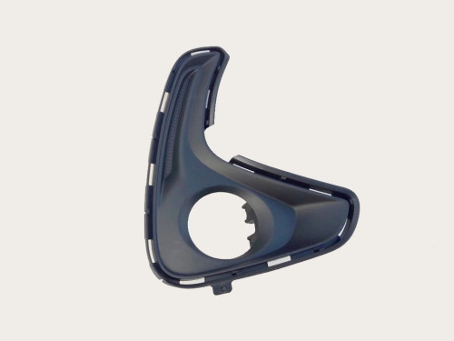 toyota-yaris-iv-ramka-kratka-na-halogen-prawy-przod-20-24-52112-k0140-ed-car.pl-6101585