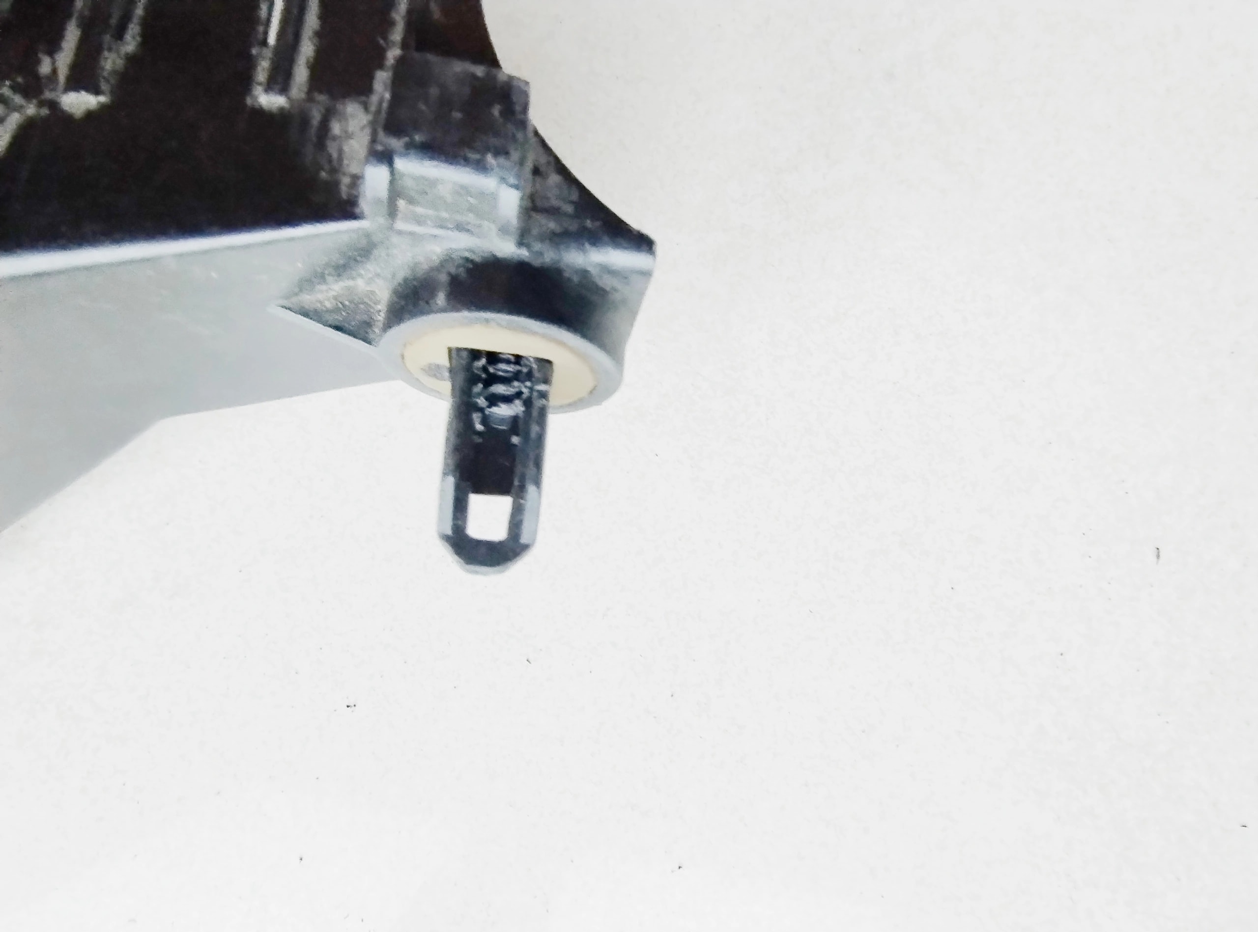 avensis-ii-t25-kombi-slizg-lampy-prawy-tyl-03-09-52562-05020-rh-ed-car.pl-6821543