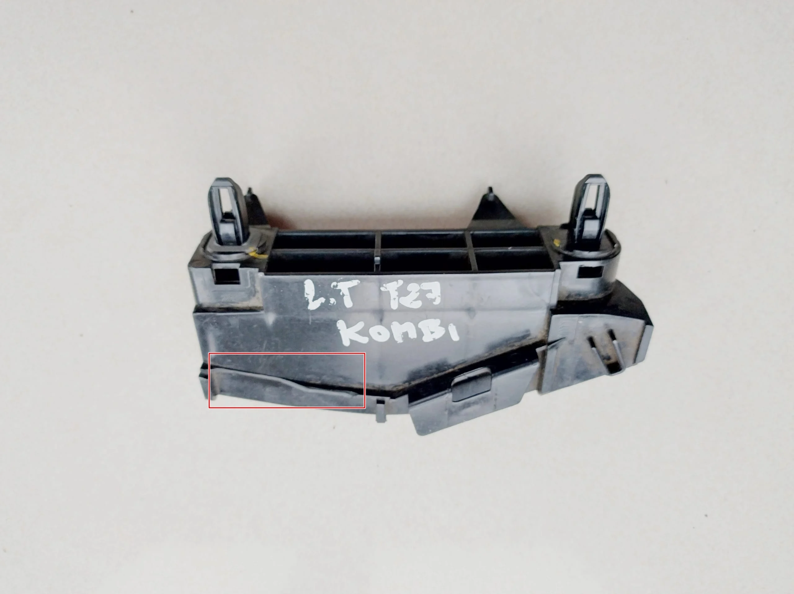 avensis-iii-t27-kombi-slizg-lampy-lewy-tyl-09-15-a52563-05040-ed-car.pl-6821518