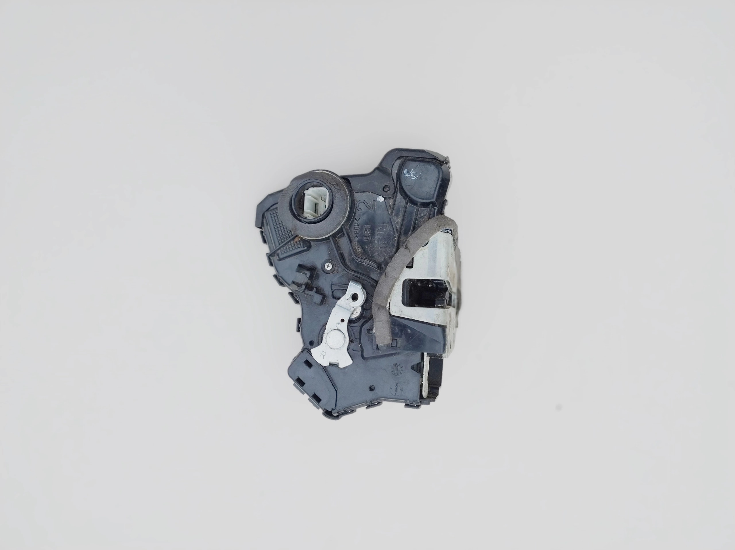 avensis-t27-auris-ii-verso-zamek-drzwi-prawy-przod-69030-05130-ed-car.pl-4863968