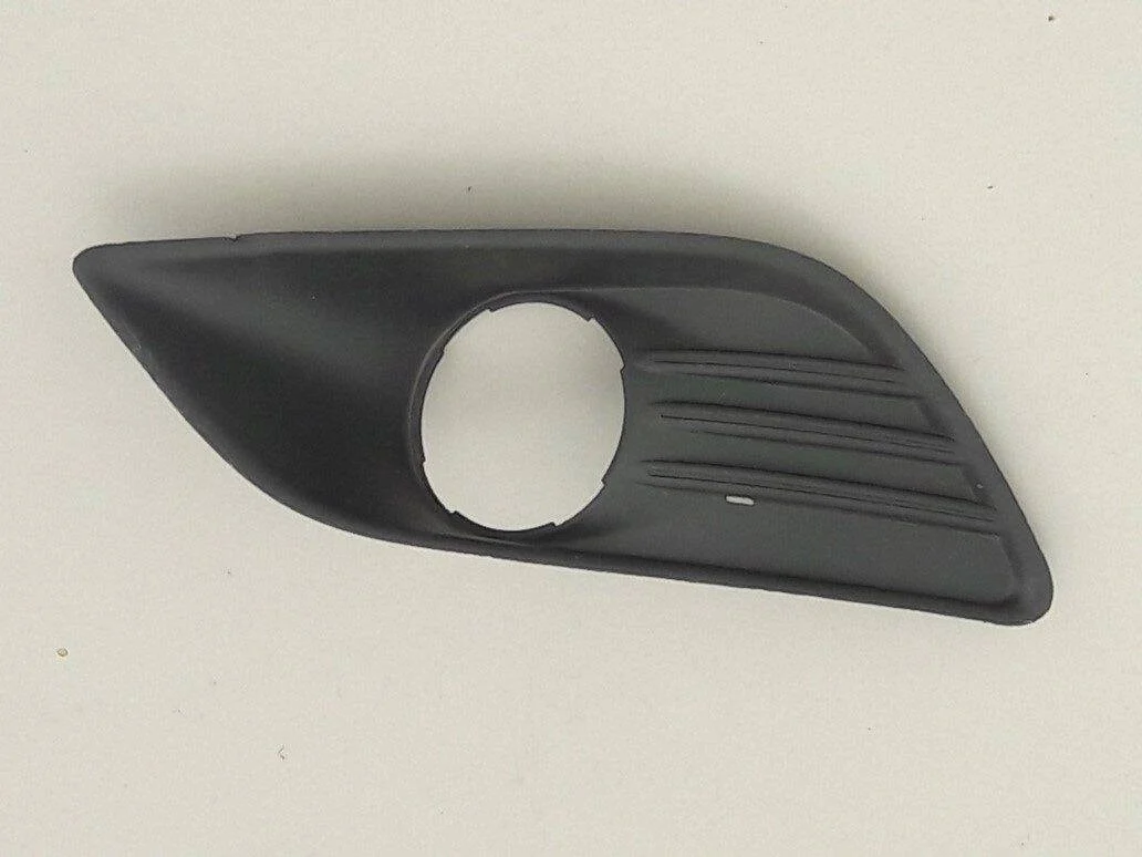 ford-focus-mk2-lift-ramka-halogenu-lewy-przod-07-11-8m51r-19953-ae-ed-car.pl-4890830