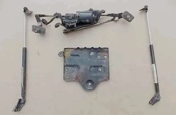 podstawa-akumulatora-mechanizm-kia-carens-i-99-02-ed-car.pl-4887801