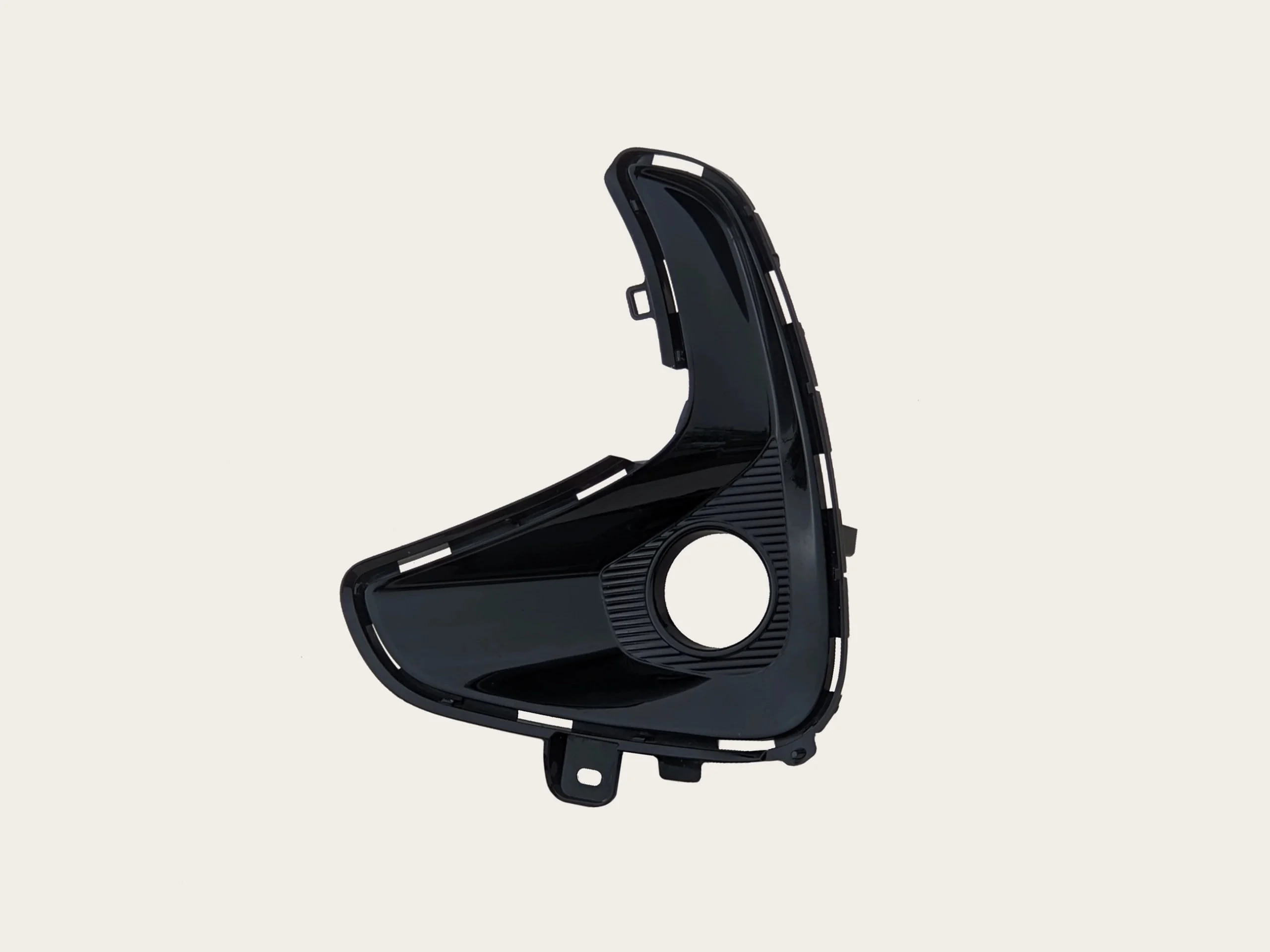 toyota-yaris-iv-ramka-kratka-halogenu-lewy-przod-20-22-52113-k0150-ed-car.pl-6783040