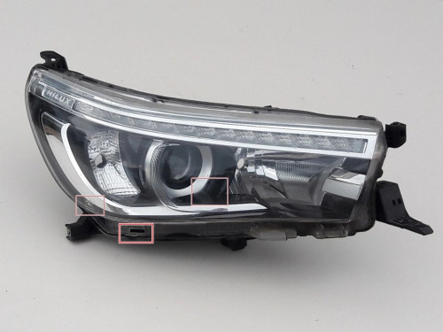hilux-viii-lampa-led-reflektor-prawy-przod-15-20-a81110-0k792-ed-car.pl