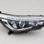 Hilux VIII lampa Led reflektor prawy przód 15-20