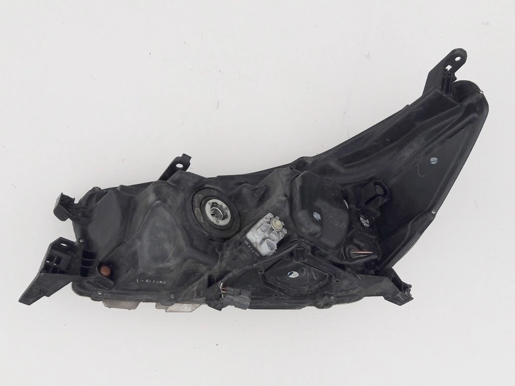 hilux-viii-lampa-led-reflektor-prawy-przod-15-20-a81110-0k792-ed-car.pl