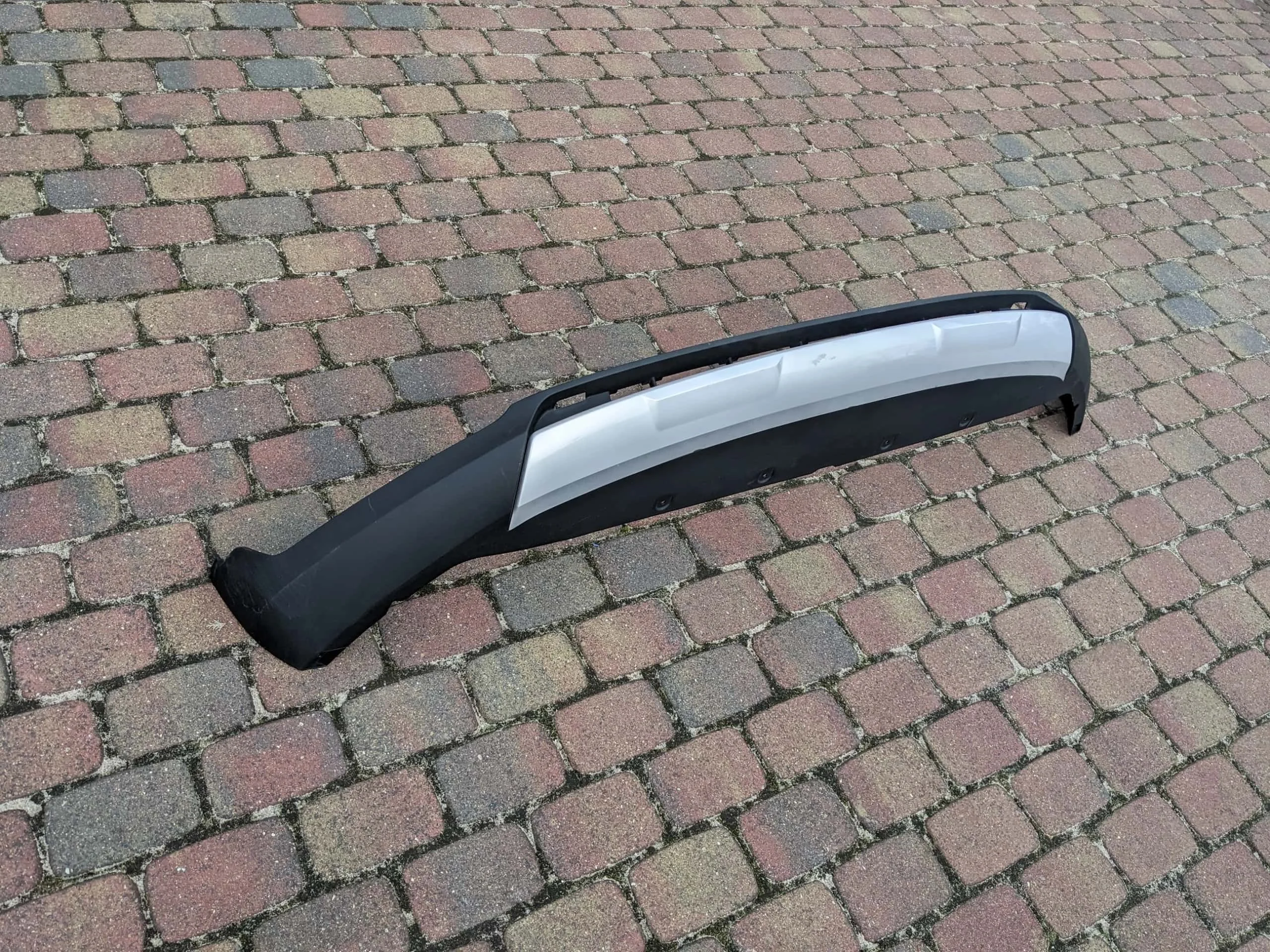 volvo-xc40-r-design-spoiler-zderzaka-przod-przedni-17-22-31449340-ed-car.pl-6825589