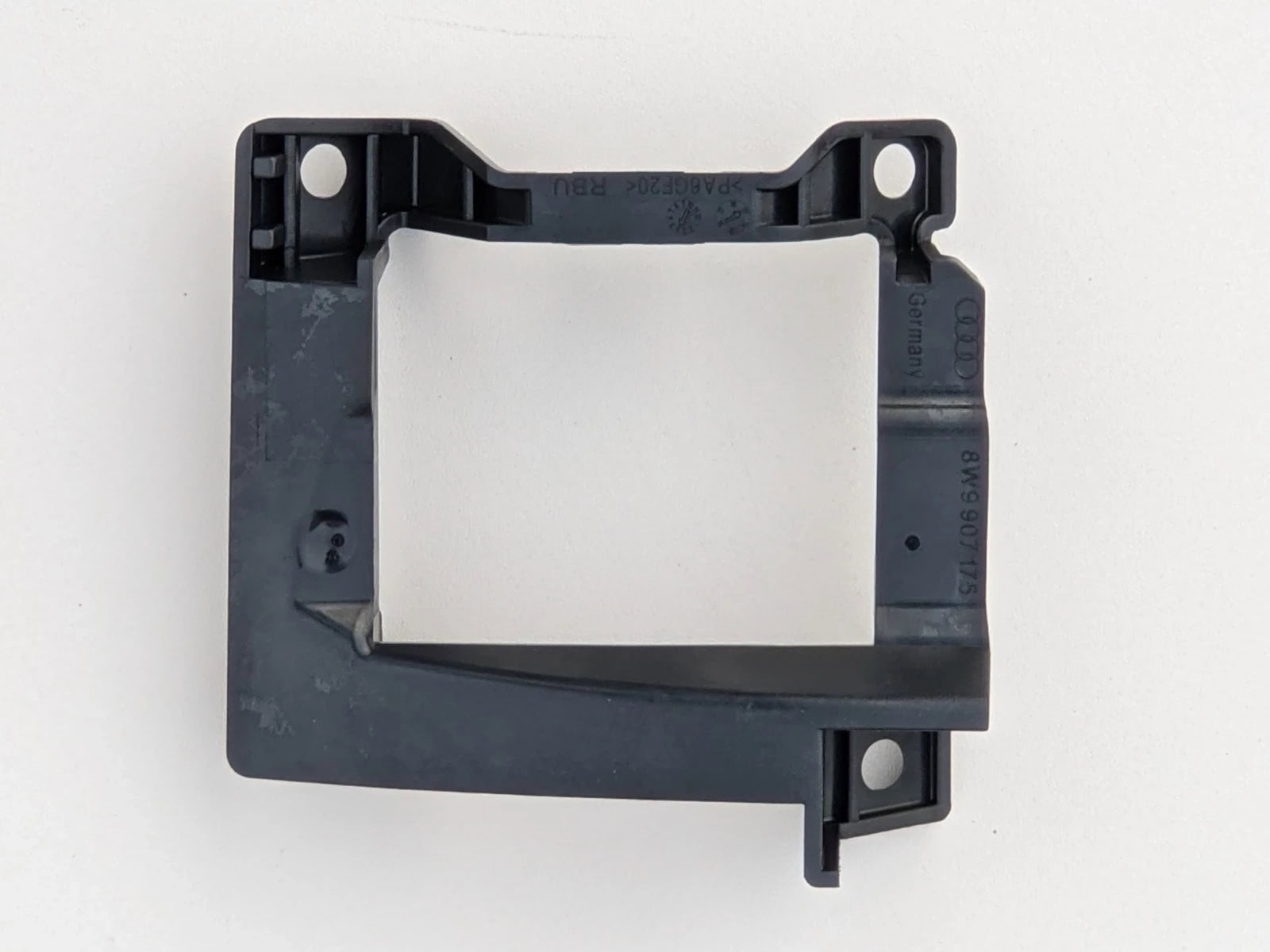 audi-a4-v-b9-8w9-uchwyt-sterownika-zderzaka-tyl-8w9907175-ed-car.pl