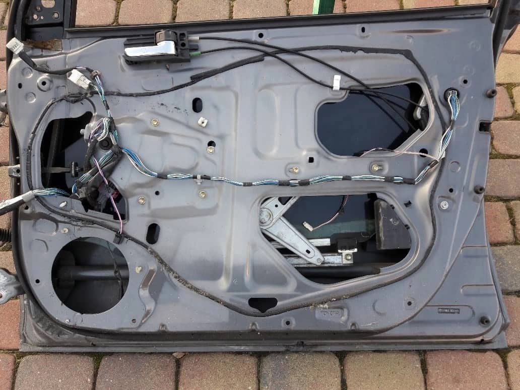 avensis-ii-t25-szyba-drzwi-prawy-przod-03-09-brak-informacji-ed-car.pl-4890912