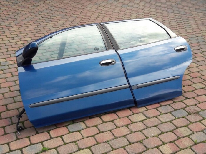 nissan-almera-tino-drzwi-lewy-przod-tyl-00-06--bt3-bt3x379-ed-car.pl