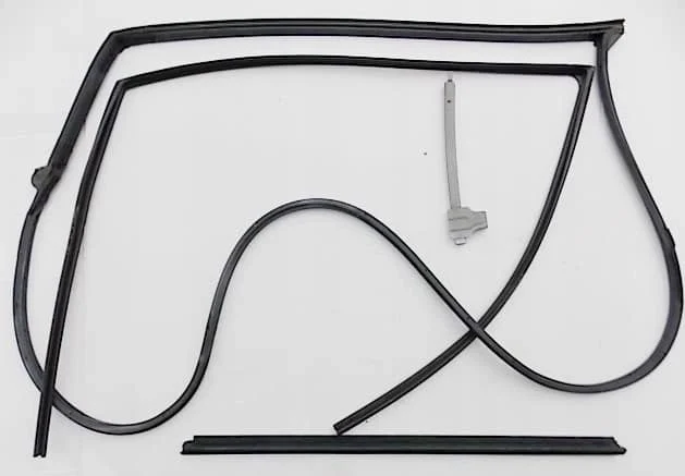 toyota-verso-listwa-zgarniajaca-szyby-lewy-przod-68171-0f020-ed-car.pl-4890227