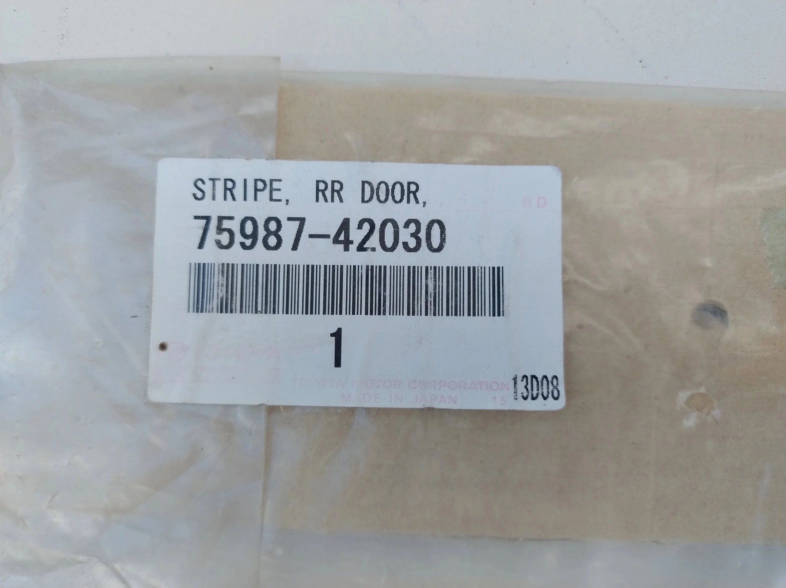 toyota-rav4-iii-naklejka-gorna-drzwi-prawy-tyl-05-12-75987-42030-ed-car.pl-6930326