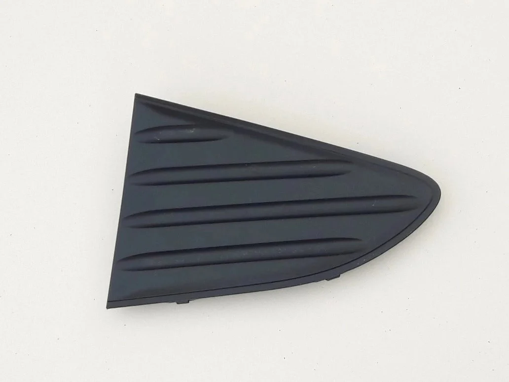 toyota-yaris-iii-2-lift-zaslepka-zderzaka-lewy-tyl-17-52682-0d010-ed-car.pl-6200564