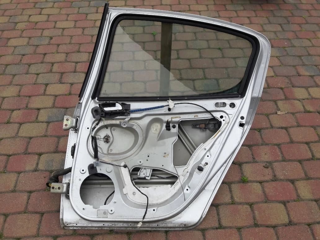 peugeot-407-sedan-listwa-zgarniajaca-prawy-tyl-brak-informacji-ed-car