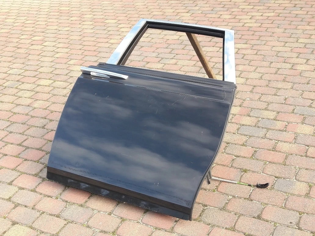 rolls-royce-phantom-i-vii-rr1-sedan-drzwi-lewe-lewy-tyl-41-52-7180971-ed-car.pl-4859312