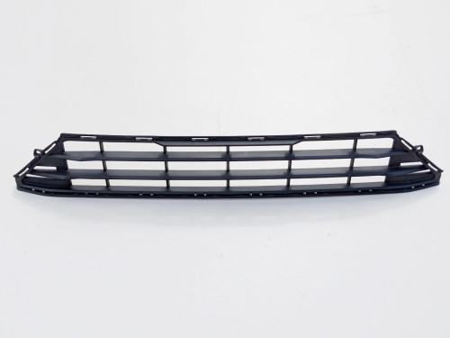 volvo-xc60-ii-kratka-dolna-zderzaka-przod-17-22-31425175-ed-car.pl-6358934