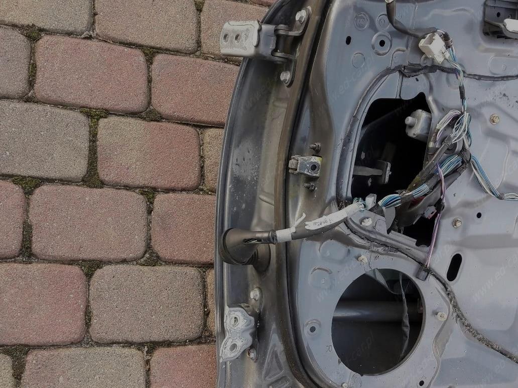 avensis-ii-t25-zawias-dolny-gorny-drzwi-prawy-przod-02-ed-car.pl-4890914