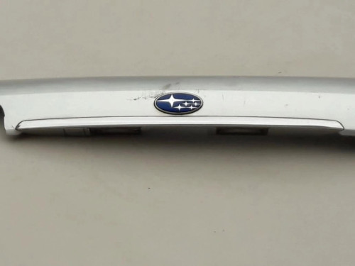listwa-chromowa-na-blende-z-klapy-tyl-tylnej-subaru-legacy-kombi-03-07-744895-sww-a010-m1-ed-car