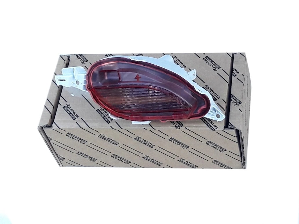 yaris-iii-1-lift-lampka-cofania-zderzaka-tyl-14-17-a81581-0d220-ed-car