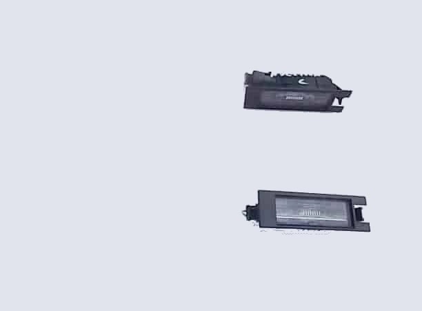 opel-vectra-c-iii-hb-lampka-oswietlenia-tablicy-0lsa04512000lsa0461200-ed-car