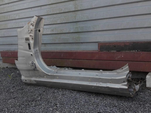 nissan-350z-i-lift-prog-slupek-cwiartka-lewy-przod-02-5868967882875-ed-car.pl-4888497