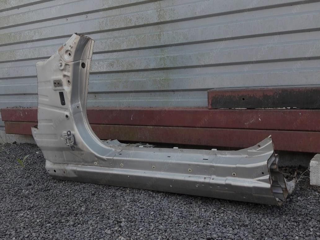 nissan-350z-i-lift-prog-slupek-cwiartka-lewy-przod-02-5868967882875-ed-car.pl-4888497