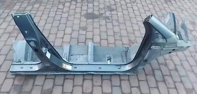 toyota-avensis-t25-prog-prawy-slupek-zawias-02-09-265568486468-ed-car
