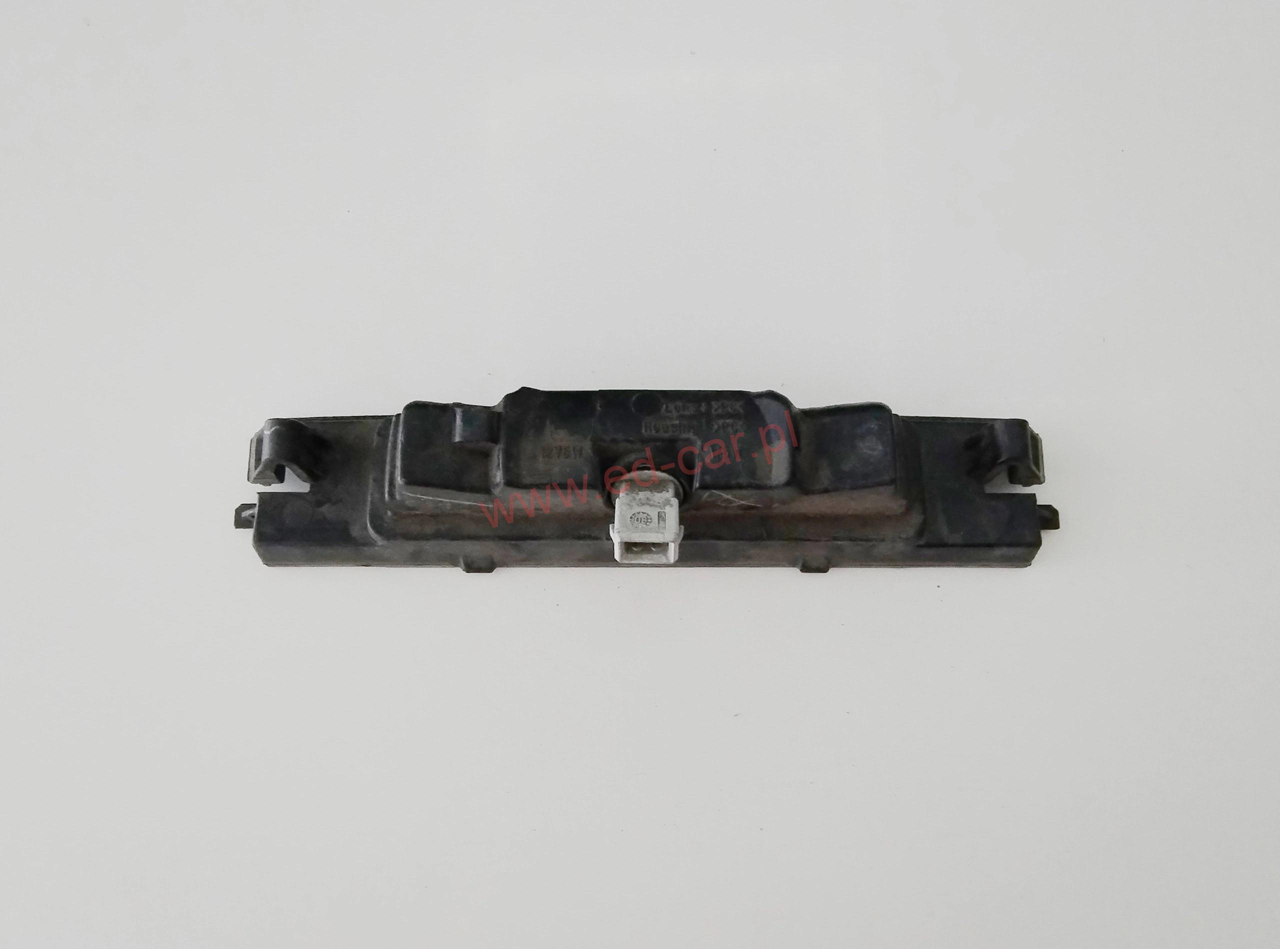 toyota-yaris-i-lampka-oswietlenia-tablicy-01-05-81270-0d011-ed-car.pl-7047608