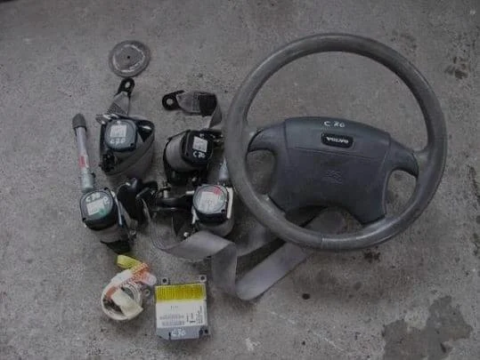volvo-c70-pas-bezpieczenstwa-prawy-przod-97-05-ed-car.pl-4889949